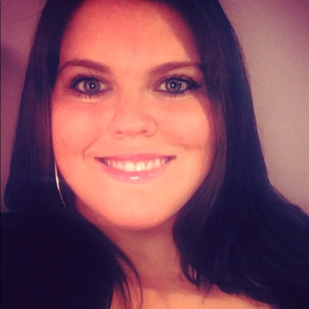 Meet your Posher, Jessica - Picture 1 of 4